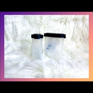 Condiments container